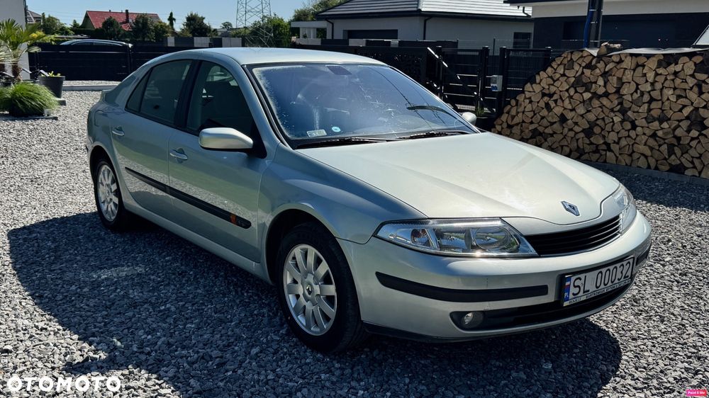 Renault Laguna 1.8 RXE - 12