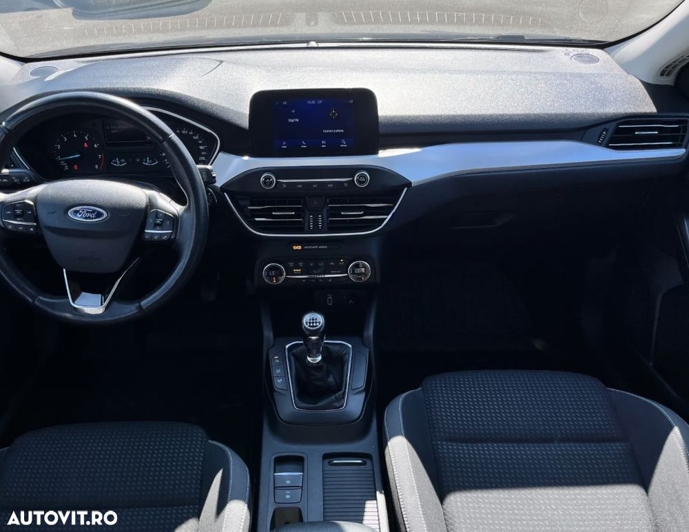 FORD Focus 2019 — imagine 3