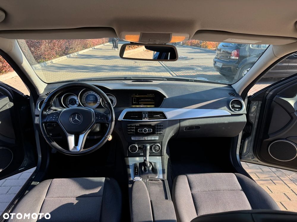 Mercedes-Benz Klasa C 180 BlueEFFICIENCY 7G-TRONIC Avantgarde - 12