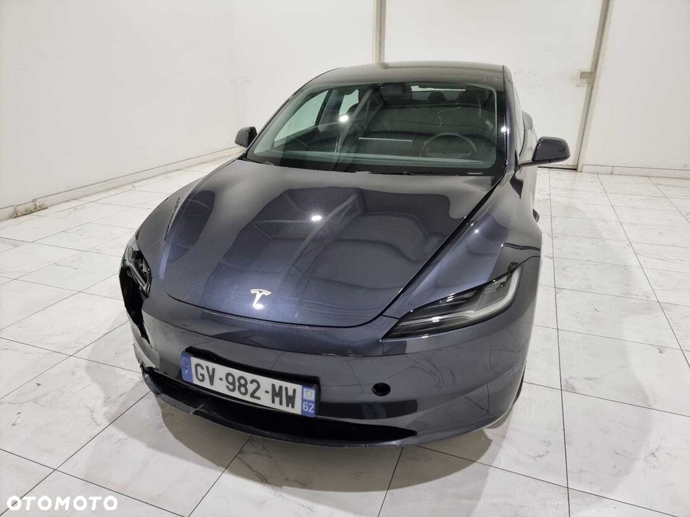 Tesla Model 3 - 8