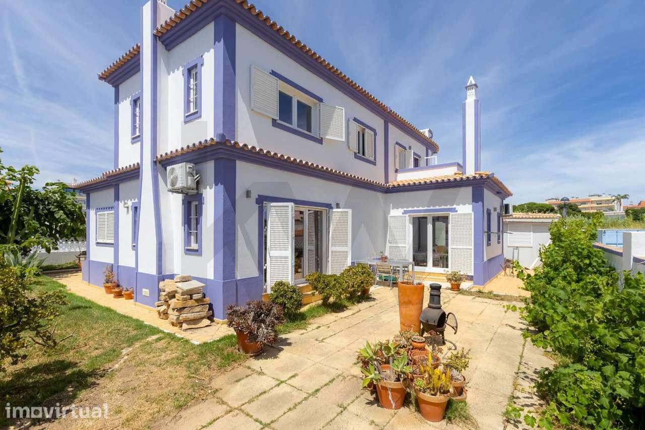 Moradia T4 independente com jardim, garagem e estúdio | Montenegro, Fa - Grande imagem: 4/28