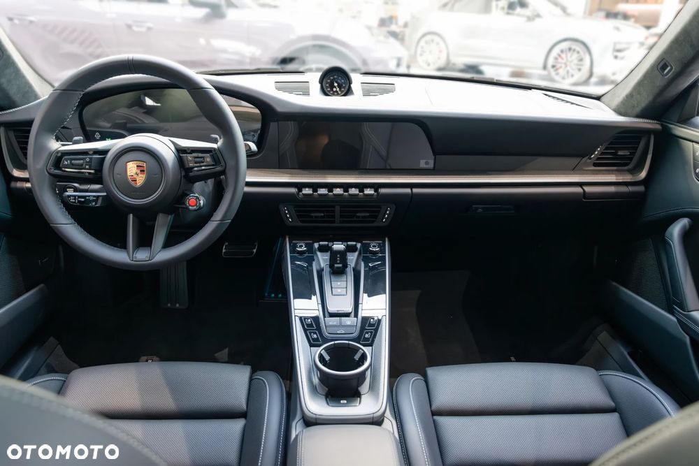 Porsche 911 Carrera S - 16