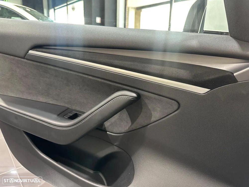 Tesla Model 3 Standard Range Plus RWD - 45