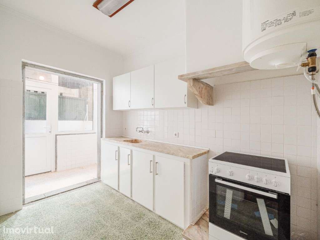 T2+1 Venteira Amadora (Á Segurança Social) - Grande imagem: 2/27