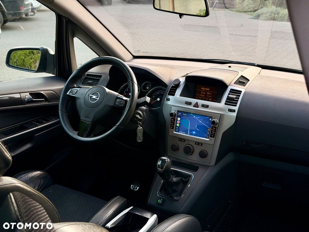 Opel Zafira 2.0 T OPC - 10