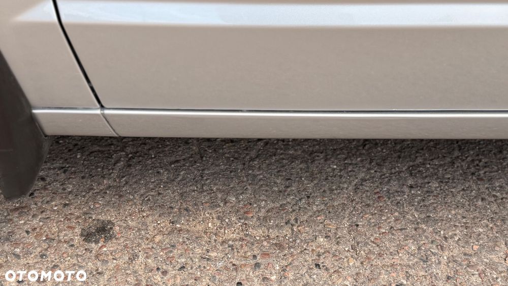 Chrysler Grand Voyager 2.8 CRD Limited - 11