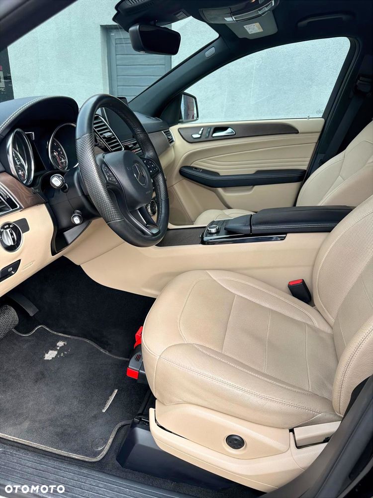 Mercedes-Benz GLE - 16