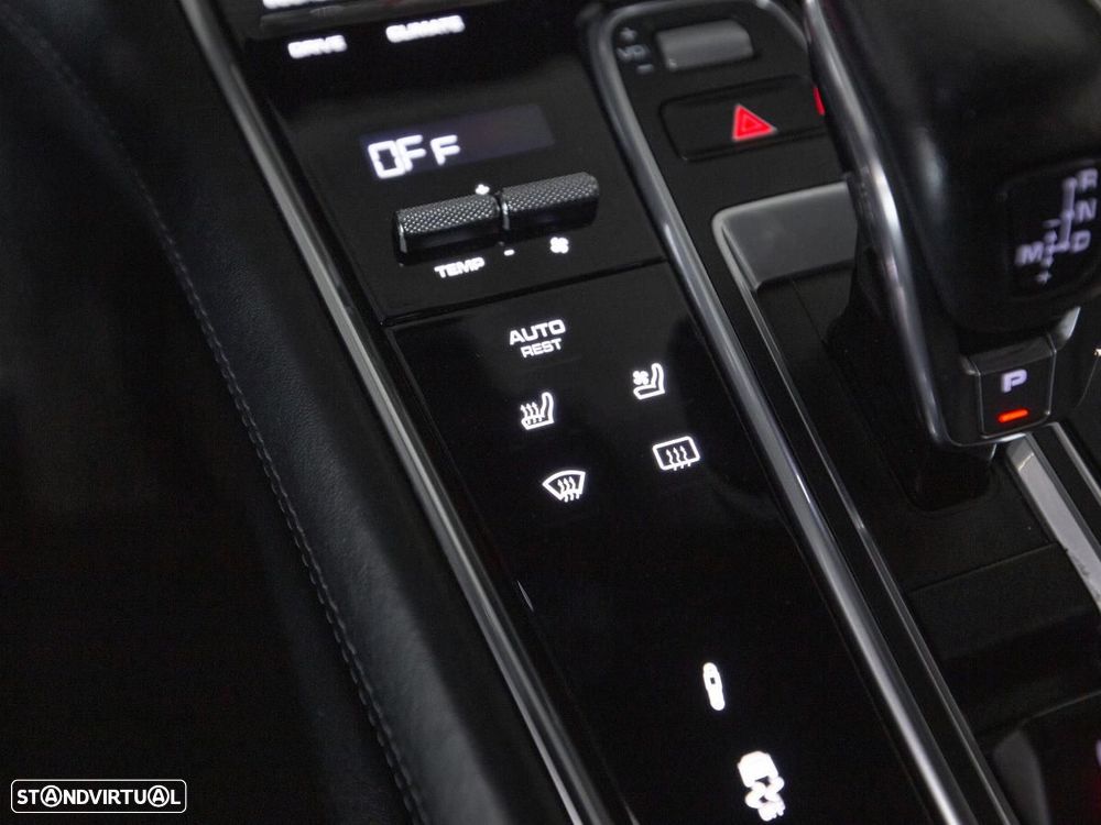 Porsche Panamera 4 S - 28