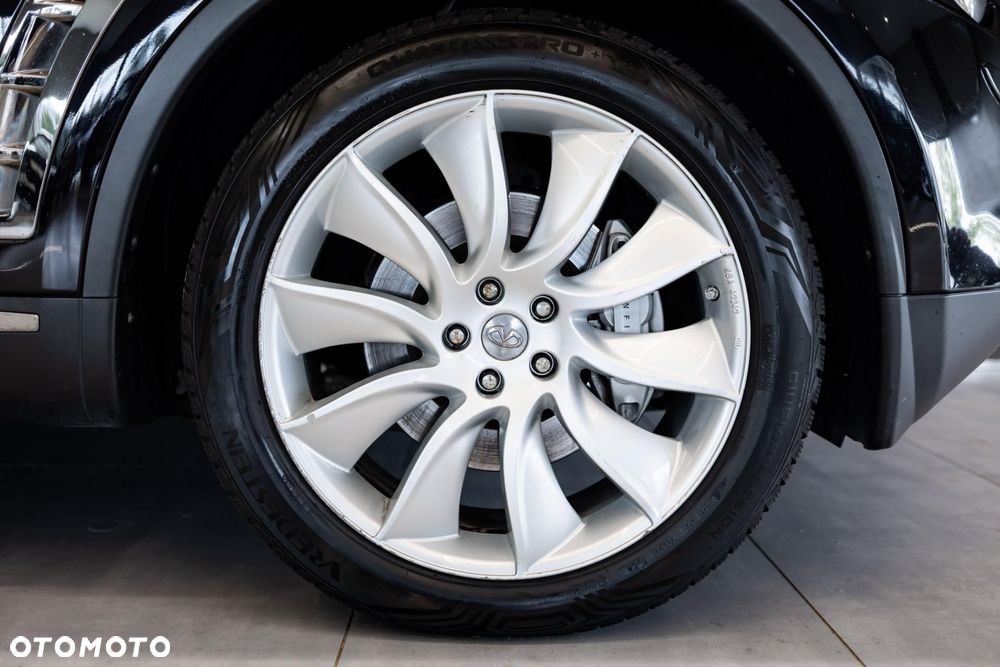 Infiniti QX70 - 39