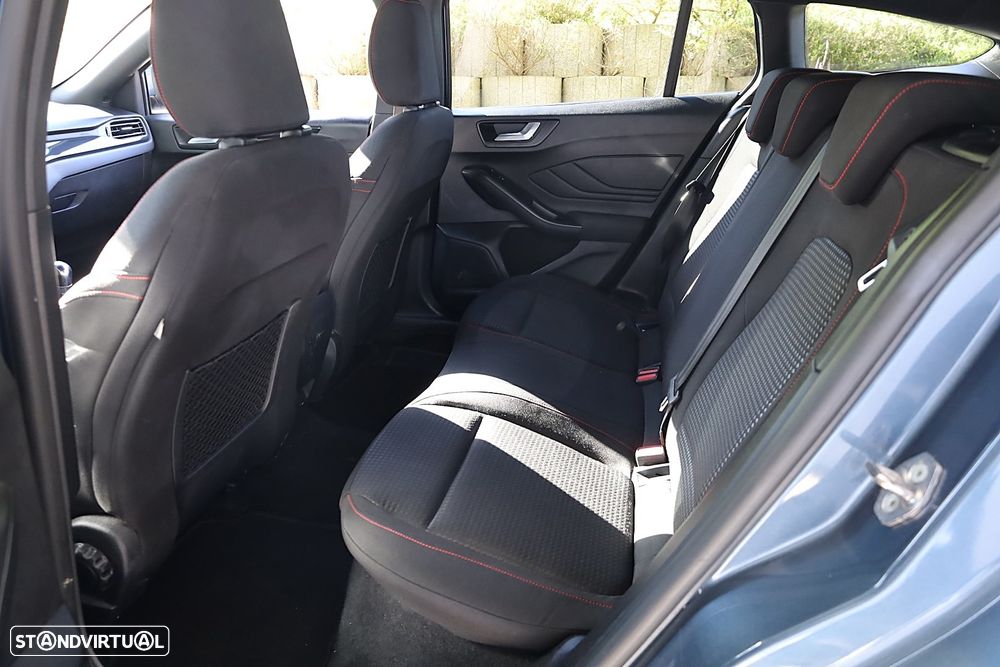 Ford Focus SW 1.0 EcoBoost MHEV ST-Line X - 52