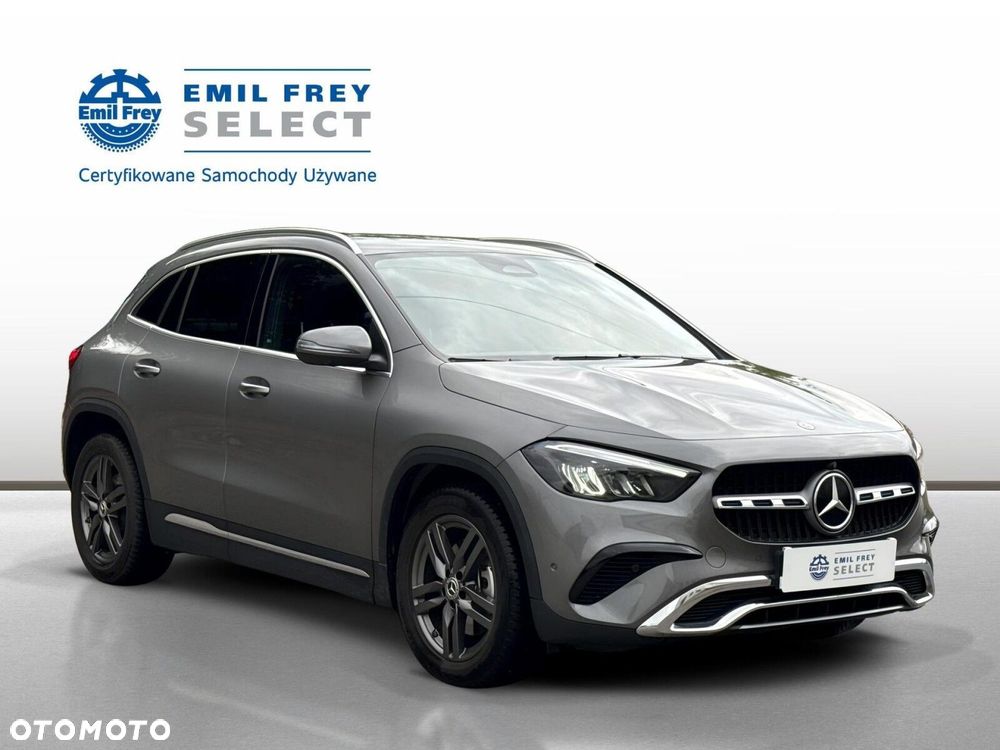 Mercedes-Benz GLA - 9