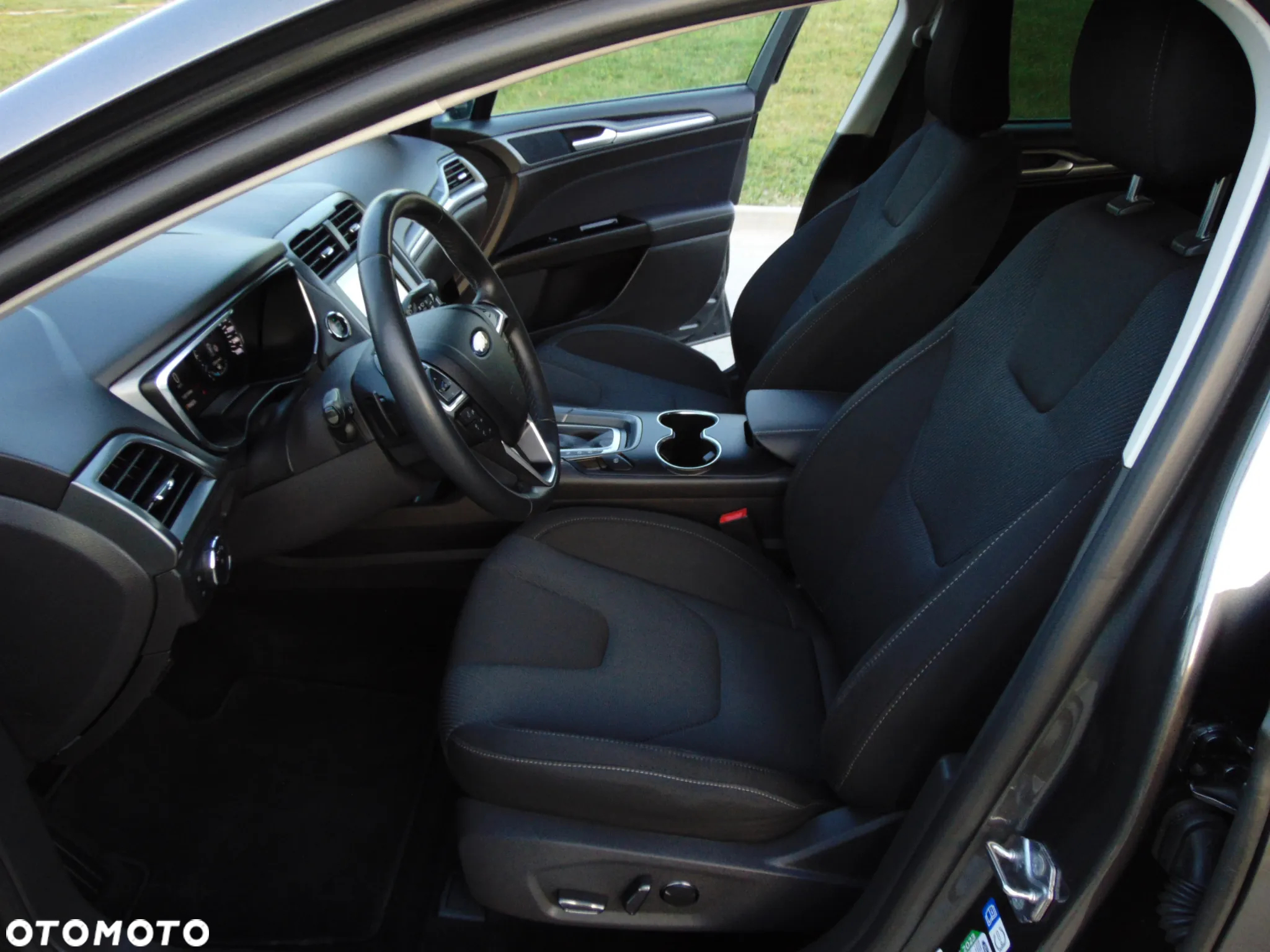 Ford Mondeo 2.0 EcoBoost Start-Stopp Autom Titanium - 8