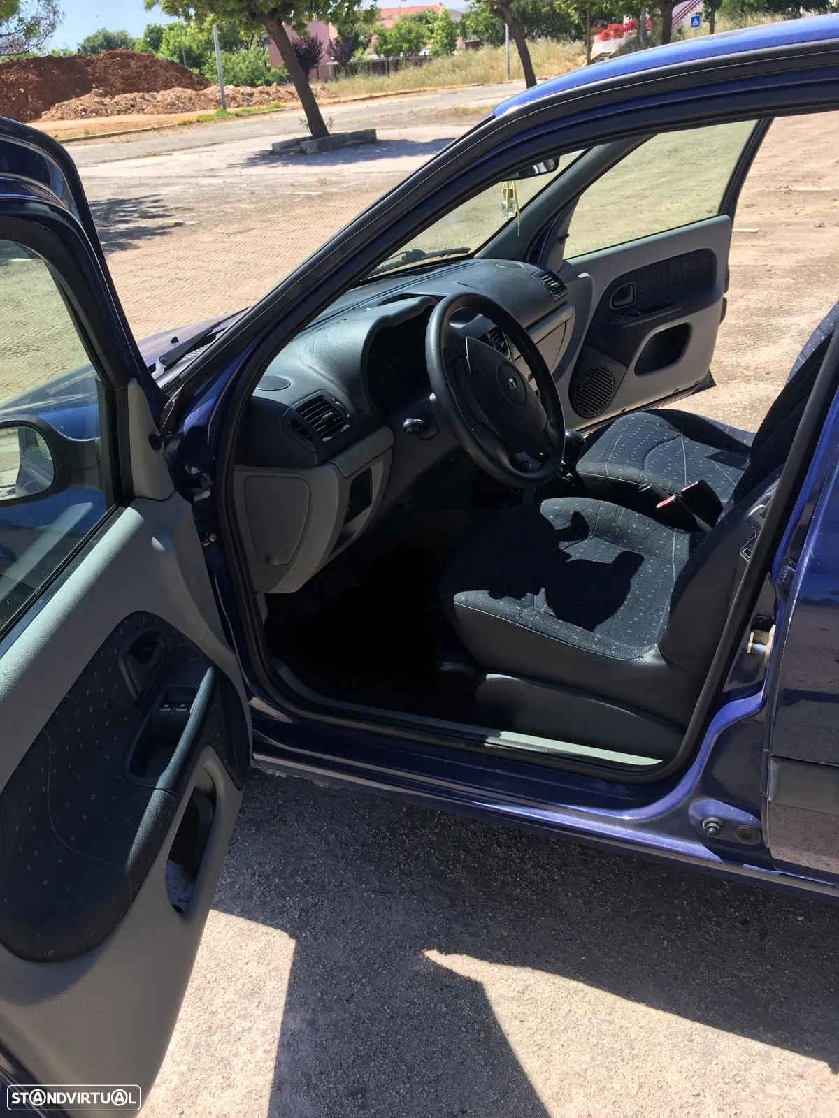 Renault Clio 1.5 dCi Authentique - 4