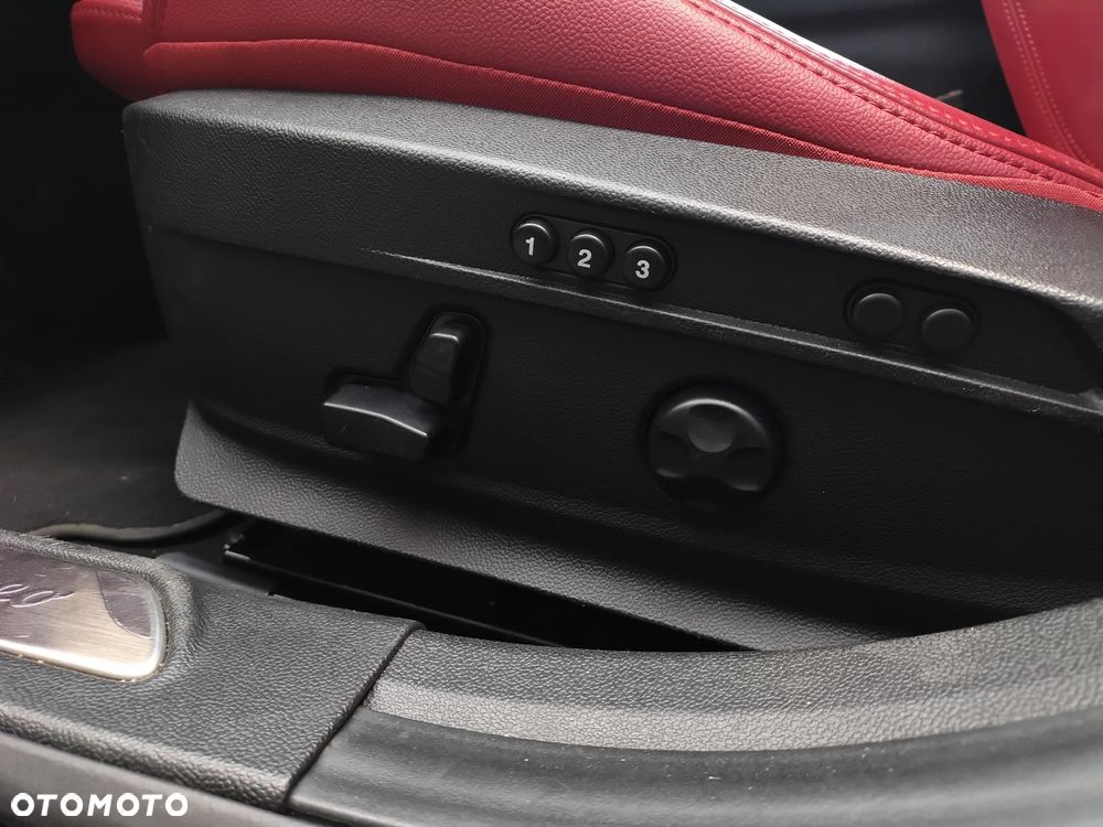 Alfa Romeo Giulia 2.0 Turbo Veloce Q4 - 12