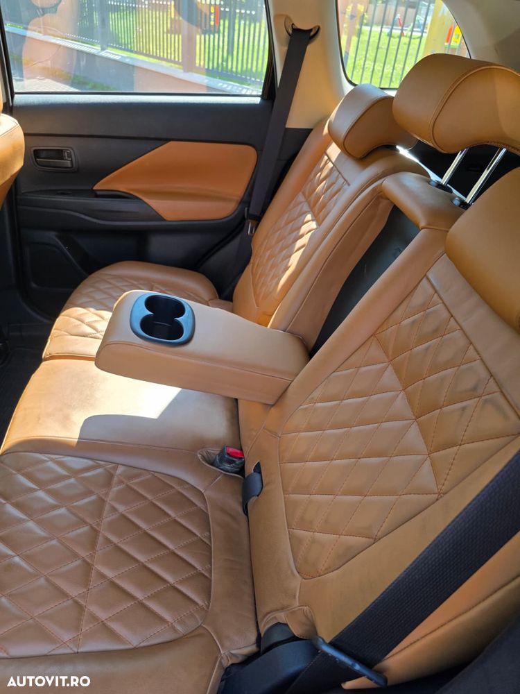 Mitsubishi Outlander 2.2L DI-D AS&G 6MT 4WD Invite+ A02 - 14