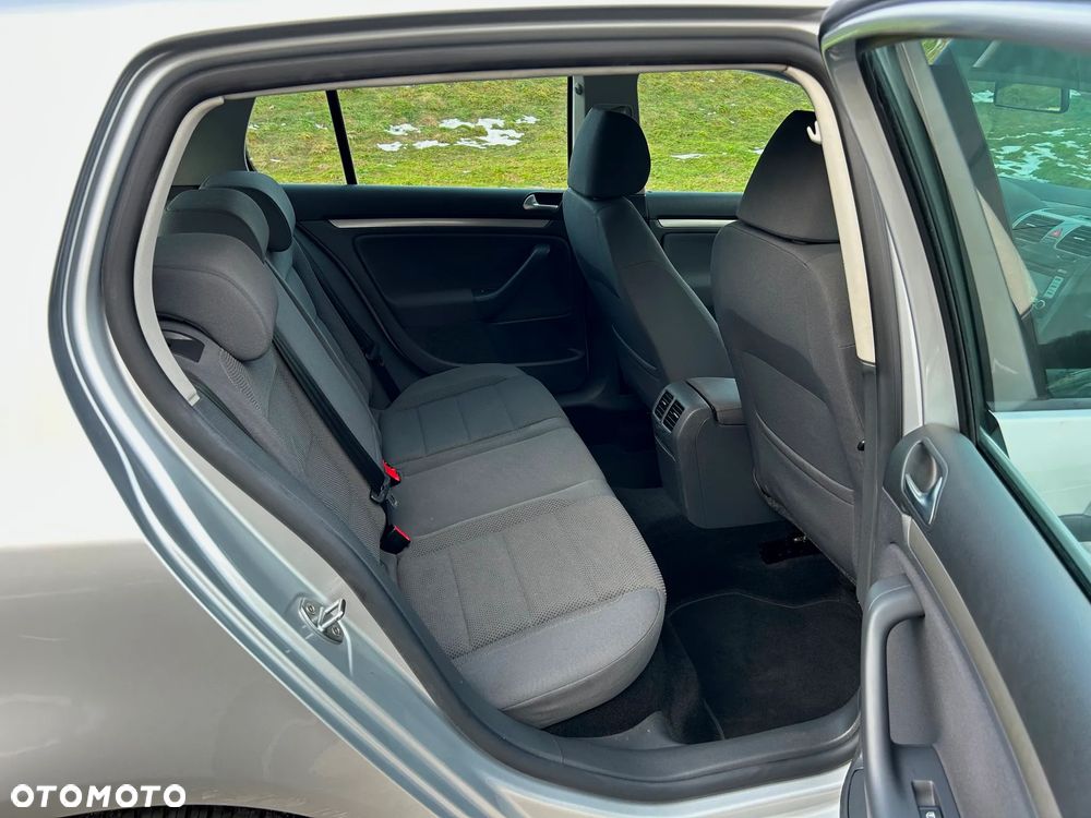 Volkswagen Golf - 25