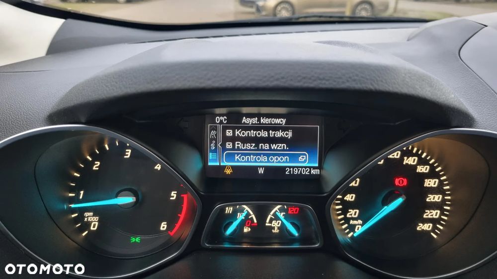 Ford Kuga 2.0 TDCi 4x4 Titanium - 23