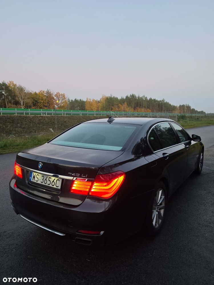 BMW Seria 7 740i L - 1