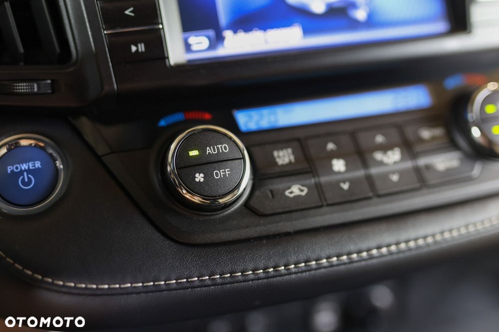 Toyota RAV4 - 12