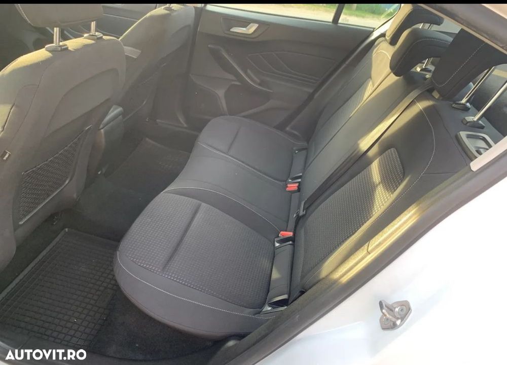 Ford Focus 1.0 EcoBoost Active Business - 9