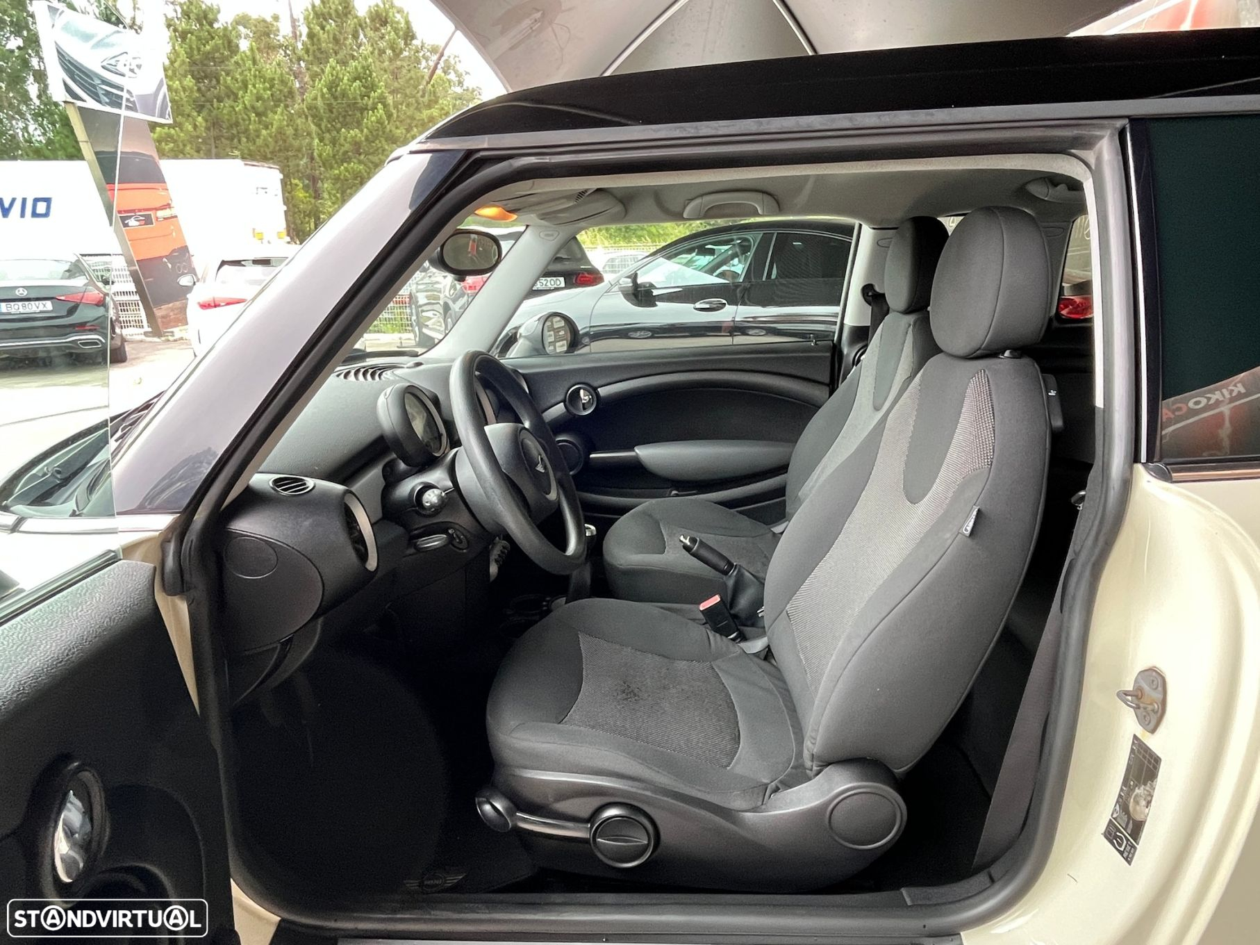 MINI Clubman Cooper D - 14