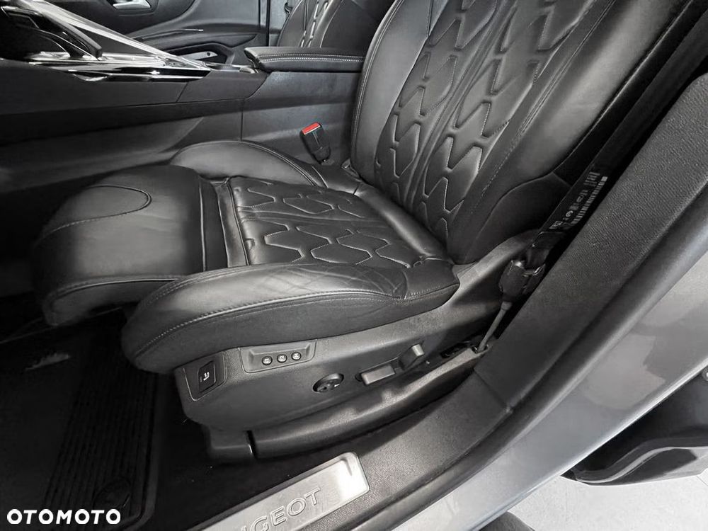 Peugeot 3008 1.6 PureTech Hybrid4 PHEV GT Pack S&S EAT8 - 17