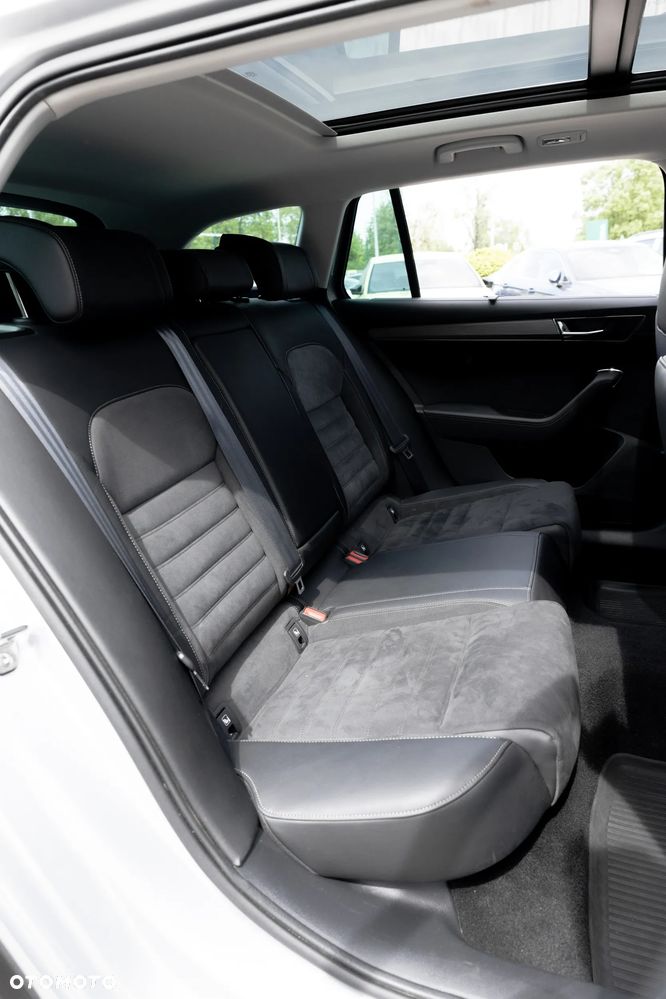 Skoda Superb 2.0 TSI 4x4 Scout DSG - 19