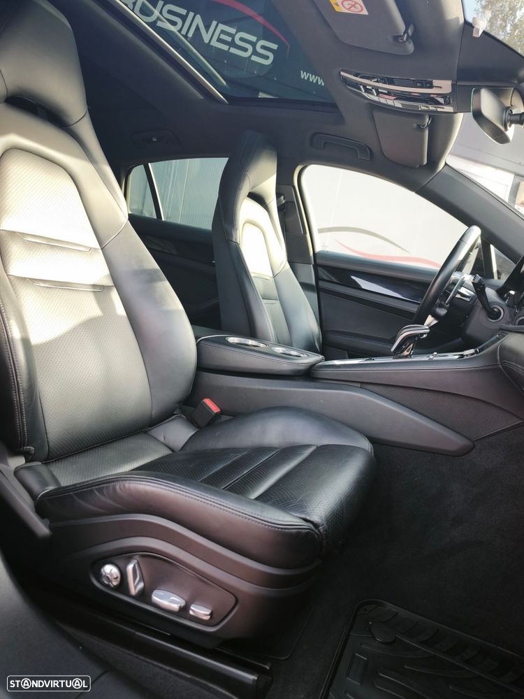 Porsche Panamera 4 E-Hybrid - 31