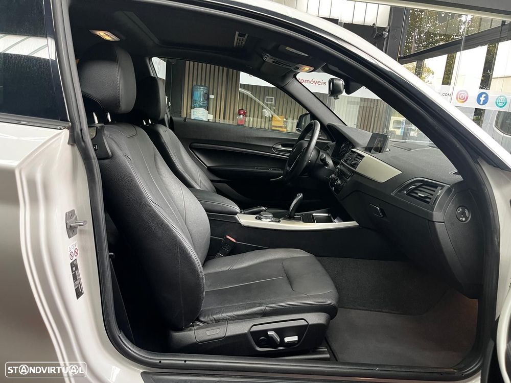 BMW 218 i Coupe Line Luxury Auto - 23