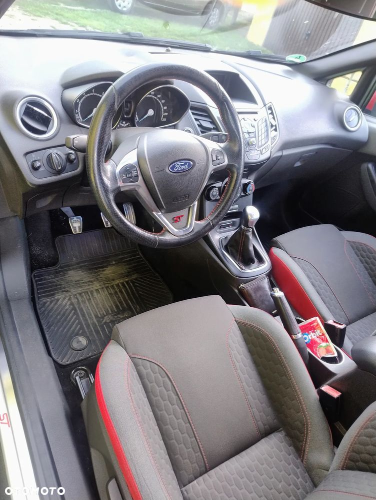 Ford Fiesta 1.0 EcoBoost STart-Stop ST-LINE - 11