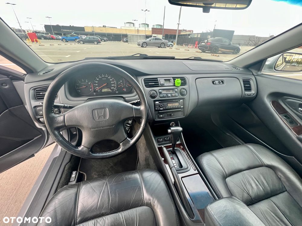 Honda Accord 2.0 ES - 17