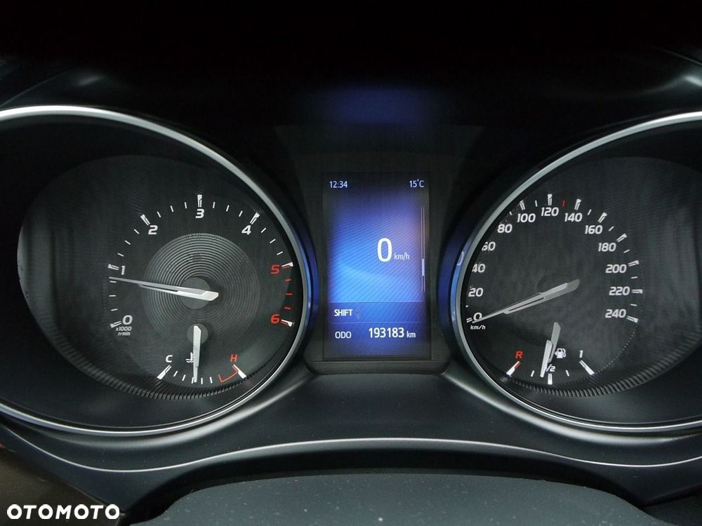 Toyota Avensis 2.0 D-4D Premium - 21