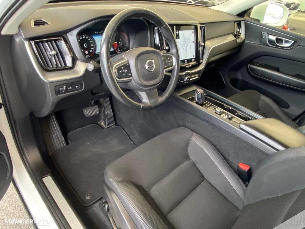 Volvo XC 60 2.0 T8 PHEV Momentum Plus AWD - 7