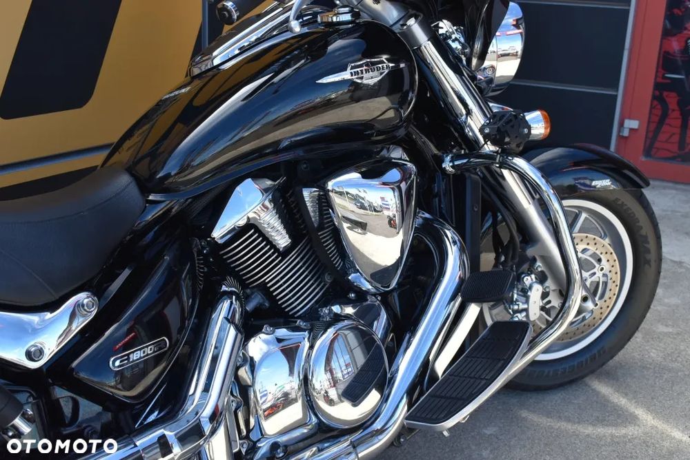 Suzuki Intruder - 30