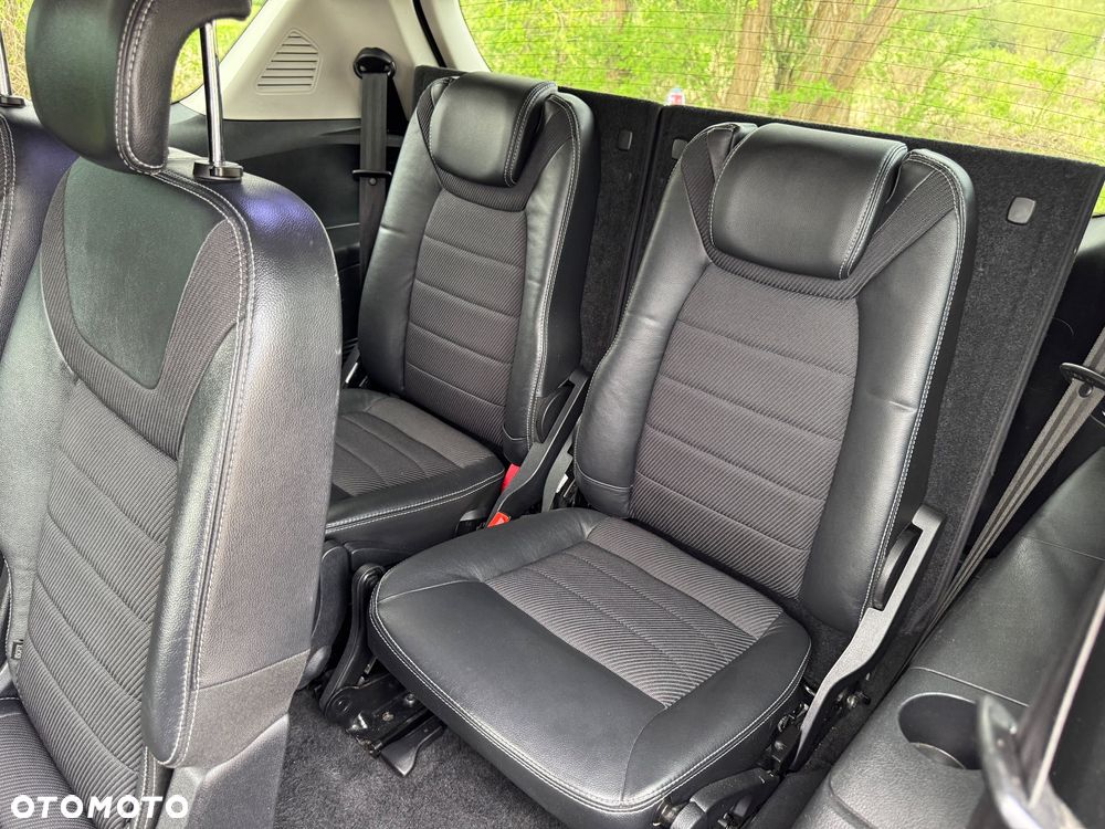 Ford C-MAX 2.0 TDCi Champions Edition - 26