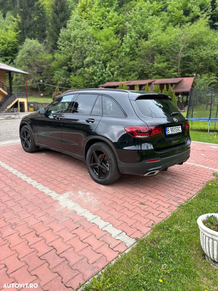 Mercedes-Benz GLC 300 4MATIC - 4
