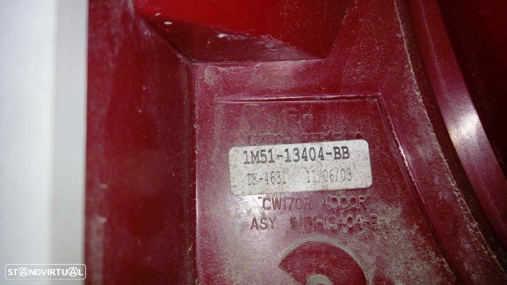 FAROLIM TRASEIRO DIREITO FORD FOCUS SEDAN 2002 -1M5113404BB - 3