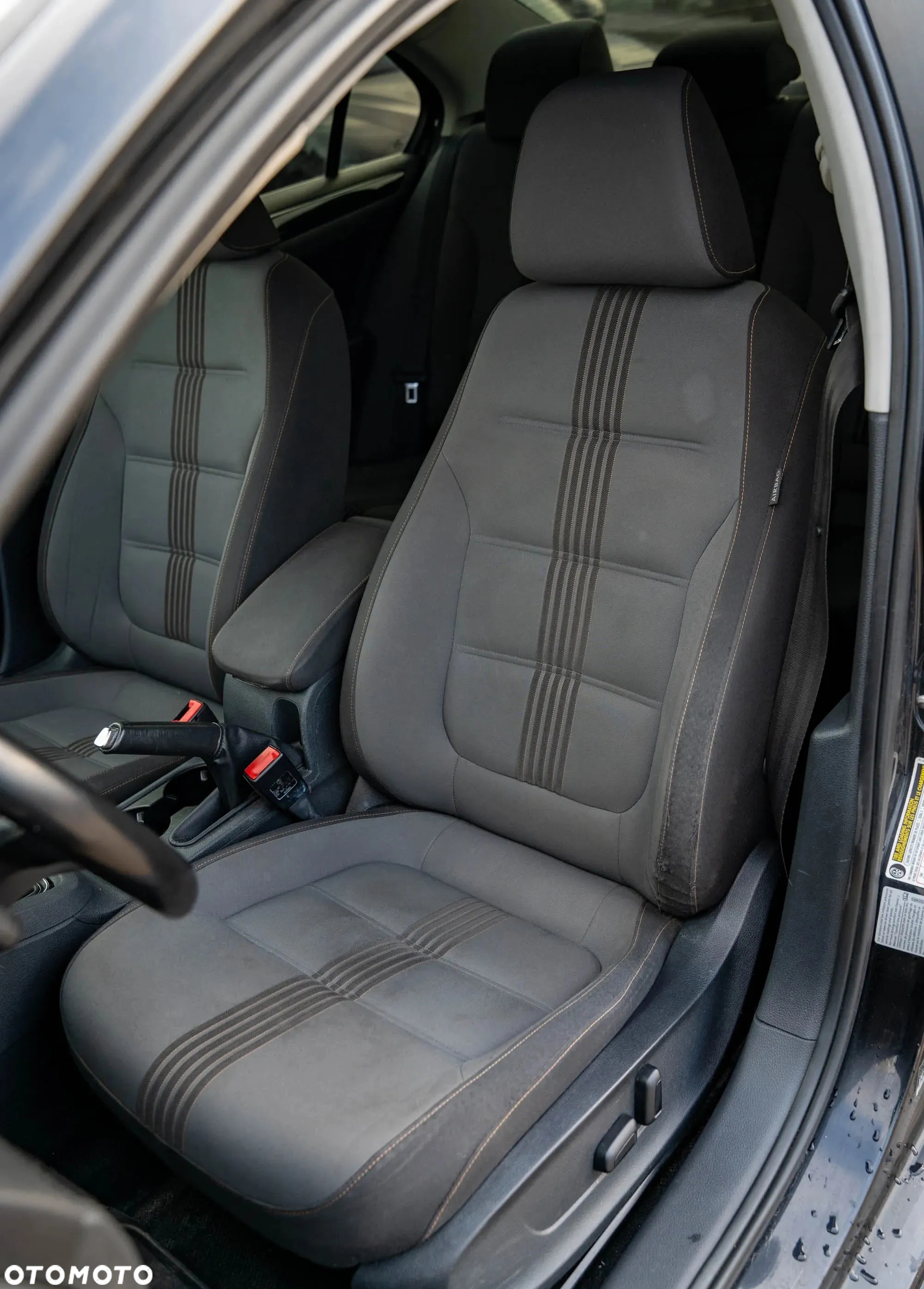 Volkswagen Jetta - 8