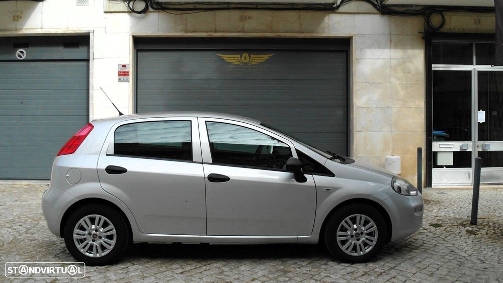 Fiat Punto 1.3 M-Jet Lounge S&S - 12