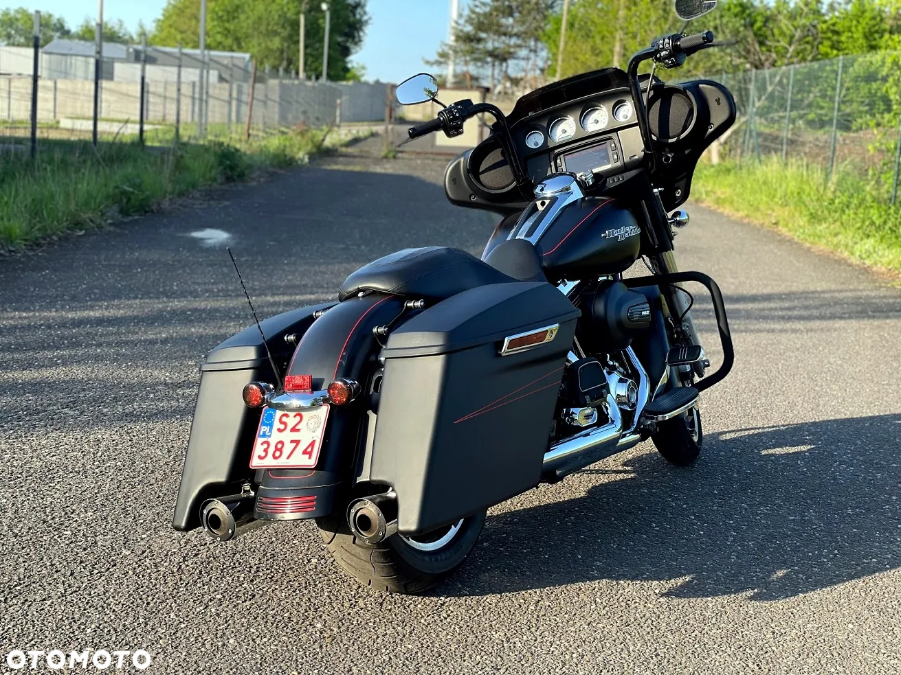 Harley-Davidson Touring Street Glide - 2