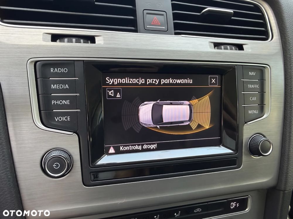 Volkswagen Golf 1.6 TDI BMT Comfortline - 13