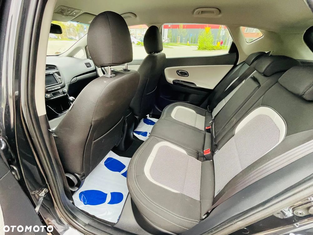 Kia Ceed 1.6 GDI Dream Team Edition - 11