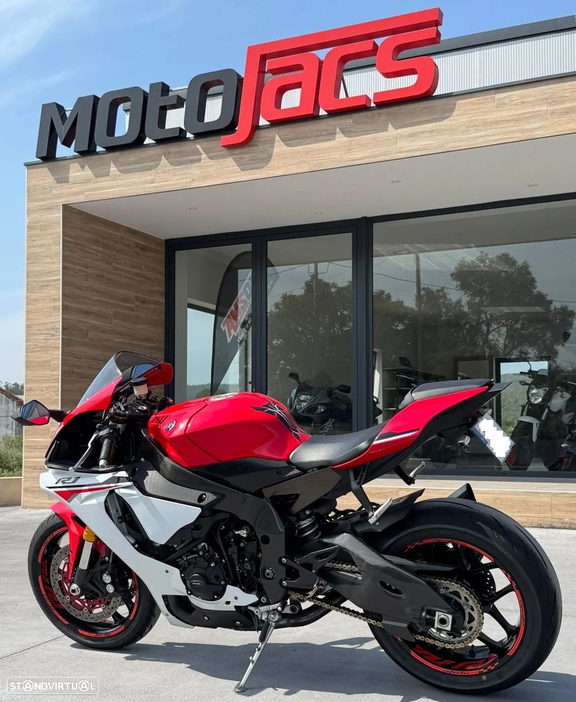Yamaha YZF R1 - 3