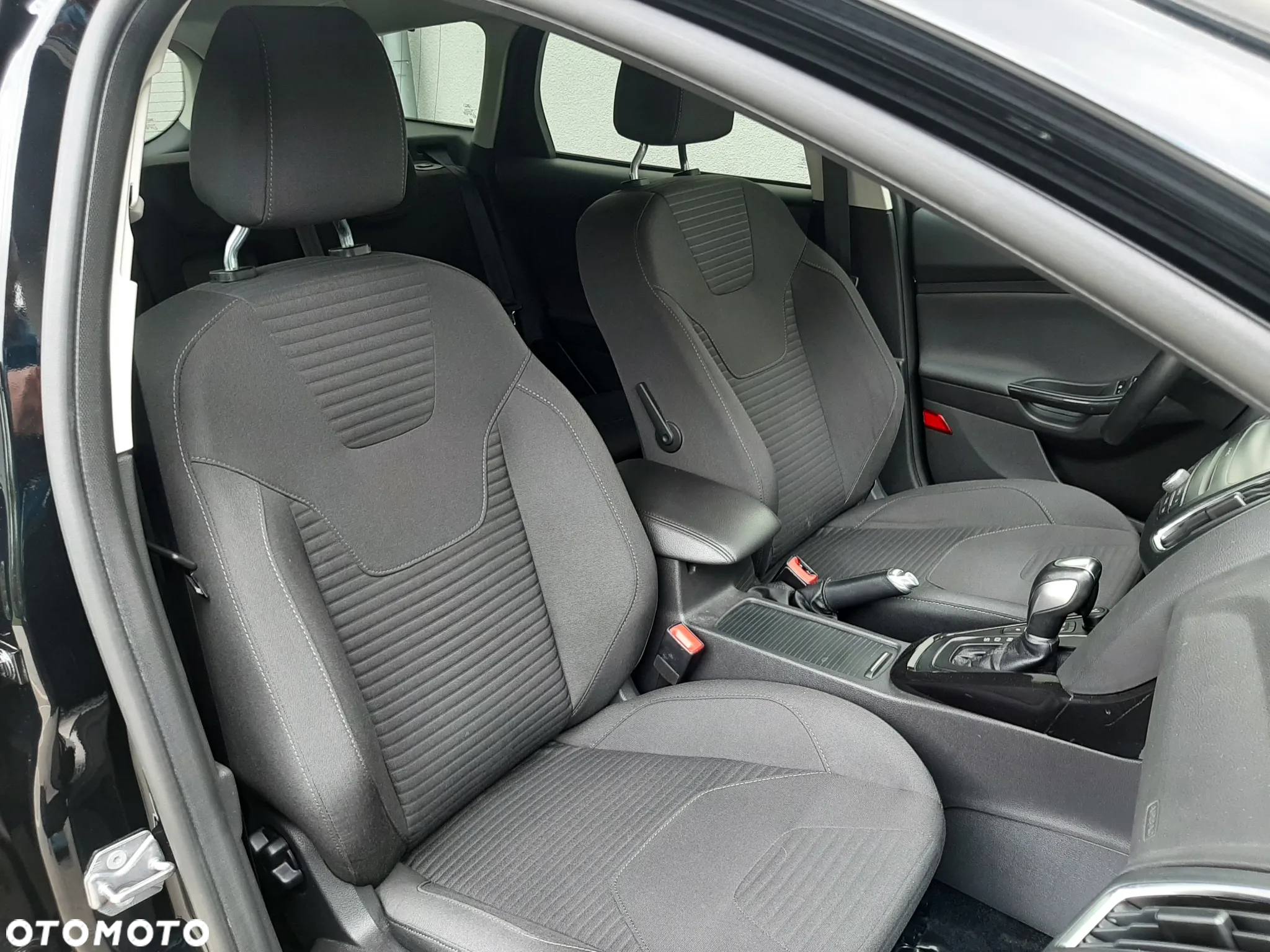 Ford Focus Turnier 1.5 EcoBoost Start-Stopp-System TITANIUM - 38