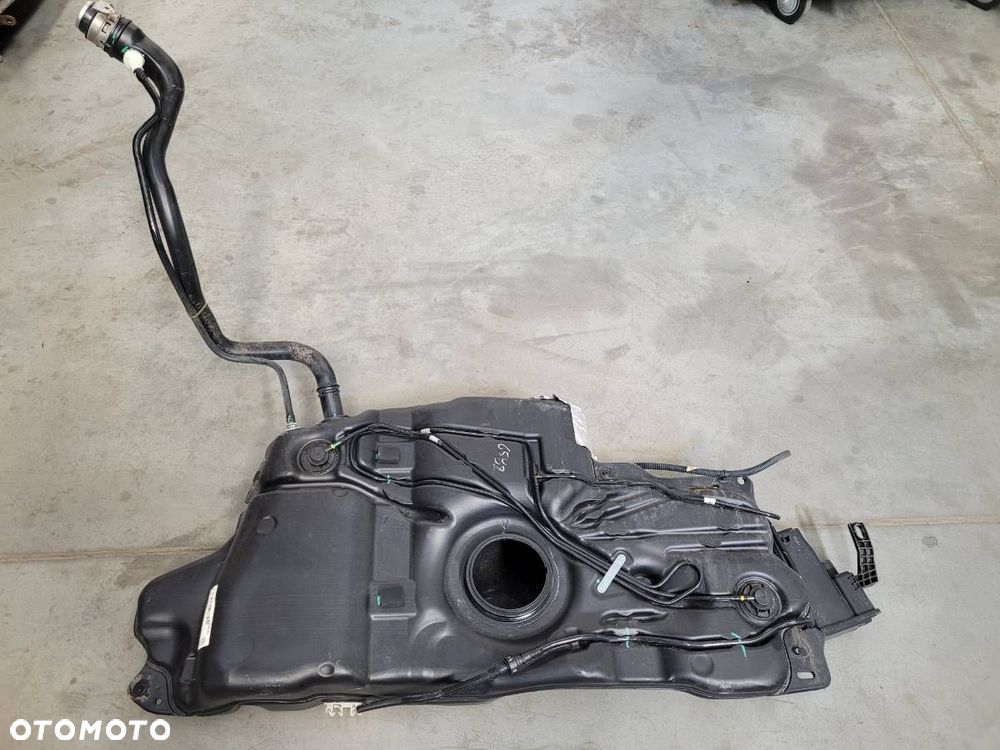 ZBIORNIK PALIWA BAK 1.6 BENZYNA PEUGEOT 5008 II 9829060580 9827785780 - 1