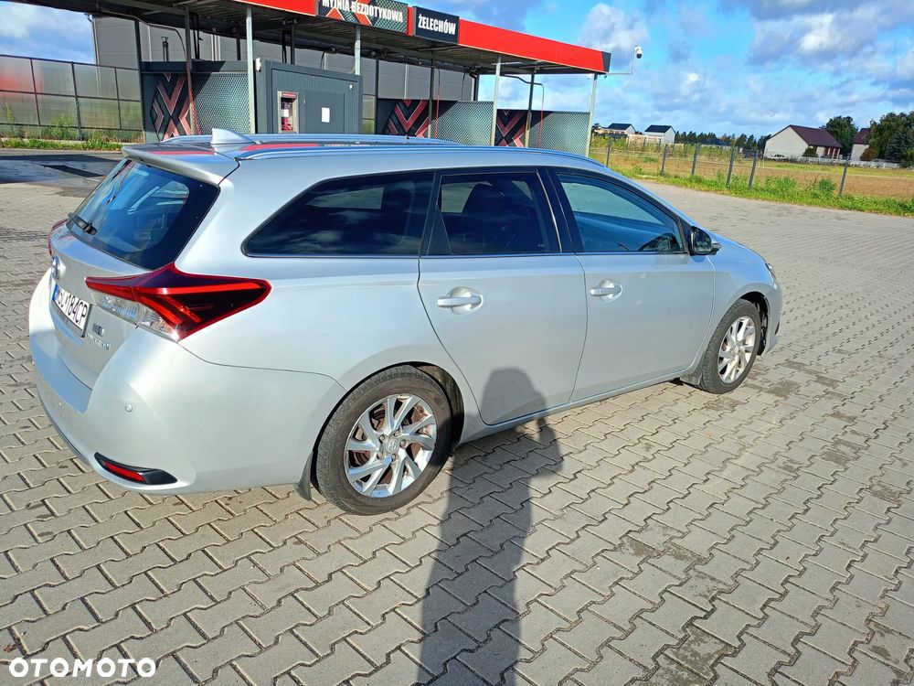 Toyota Auris - 2