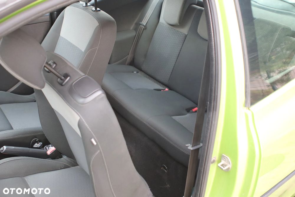 Renault Clio 1.2 16V Alize - 10