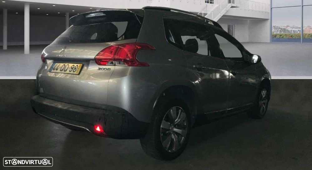 Peugeot 2008 1.2 PureTech Allure - 3