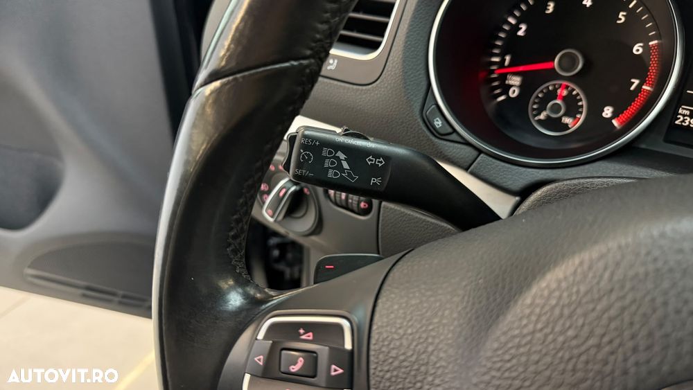 Volkswagen Golf - 20