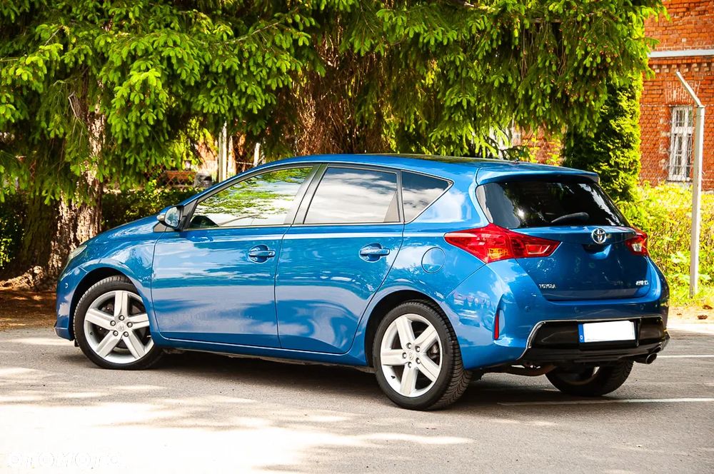 Toyota Auris 2.0 D-4D Executive - 17